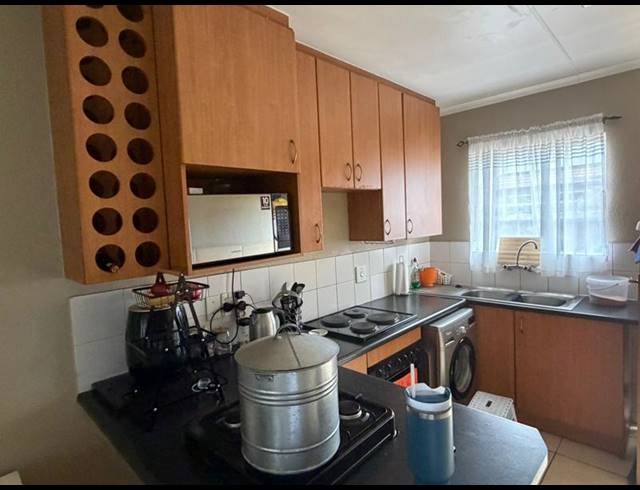 2 BEDROOM SIMPLEX FOR SALE IN WILGEHEUWEL